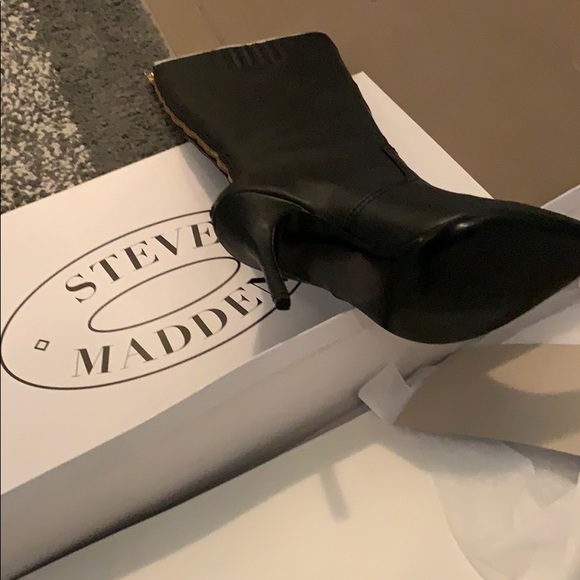 Boots - Picture 7 of 7